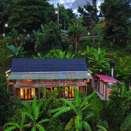 De Chicktoria Hostel Pemenang Luaran gambar